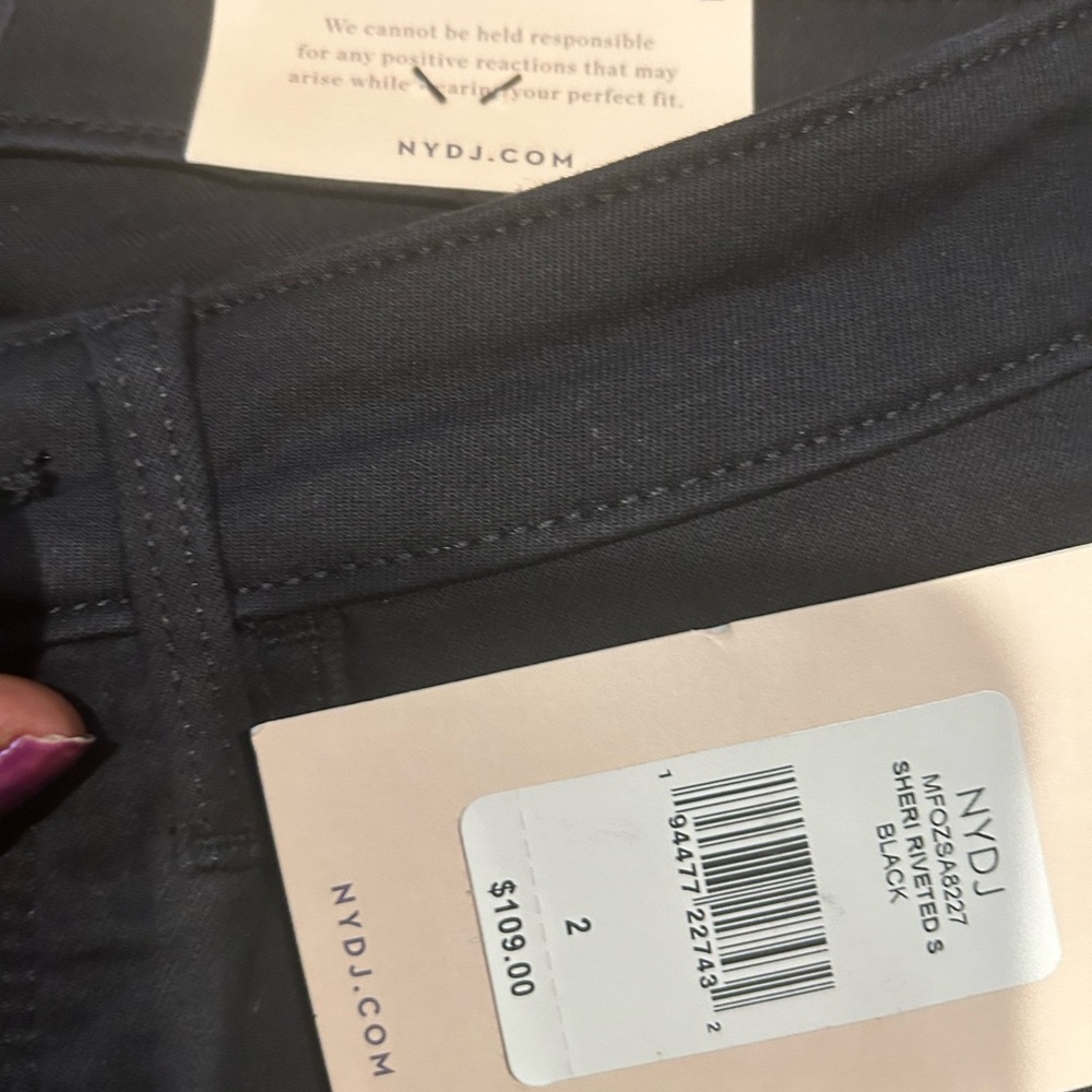NYDJ Sheri Riveted Black Jeans Size 2 NWT - Picture 6 of 6